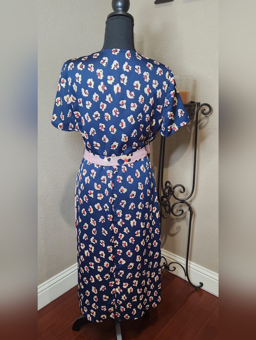 BCBGeneration Navy and Pink Contrast Floral Wrap Midi Dress. NWT - Picture 2 of 9